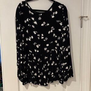 Floral Black and White Women's Maternity Top - XXL Maternity